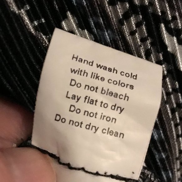 Notations Woman jacket/blouse, 3X, black and gray with attached black tank. - Picture 9 of 12